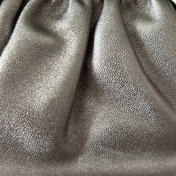 Express Kisslock clutch EUC - Picture 2 of 9